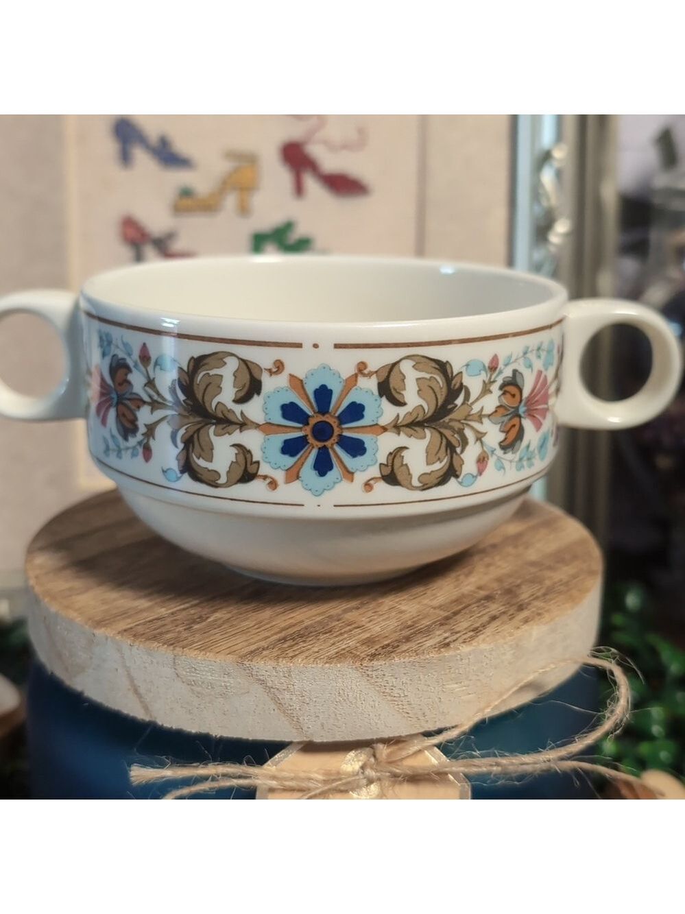 Villeroy & Boch Floral Motif Soup Bowl - Chateau - Picture 6 of 7